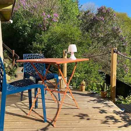 La D Hotes De Marie Independante Et Sa Terrasse Avec Vue Panoramique Proche Alpes Mancelles Guest house Sille-le-Guillaume