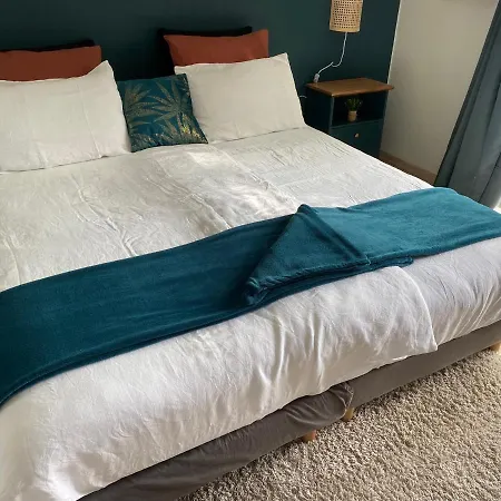 Guest house La D Hotes De Marie Independante Et Sa Terrasse Avec Vue Panoramique Proche Alpes Mancelles 4*