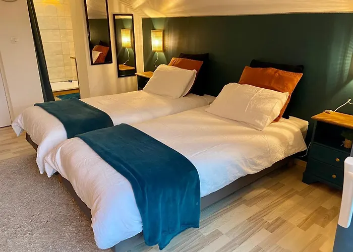 Maison d'hôtes La D Hotes De Marie Indépendante Et Sa Terrasse Avec Vue Panoramique Proche Alpes Mancelles Sillé-le-Guillaume