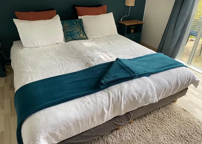 Maison d'hôtes La D Hotes De Marie Indépendante Et Sa Terrasse Avec Vue Panoramique Proche Alpes Mancelles 4*