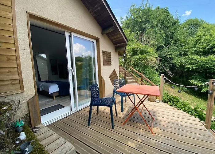 Maison d'hôtes La D Hotes De Marie Indépendante Et Sa Terrasse Avec Vue Panoramique Proche Alpes Mancelles Sillé-le-Guillaume